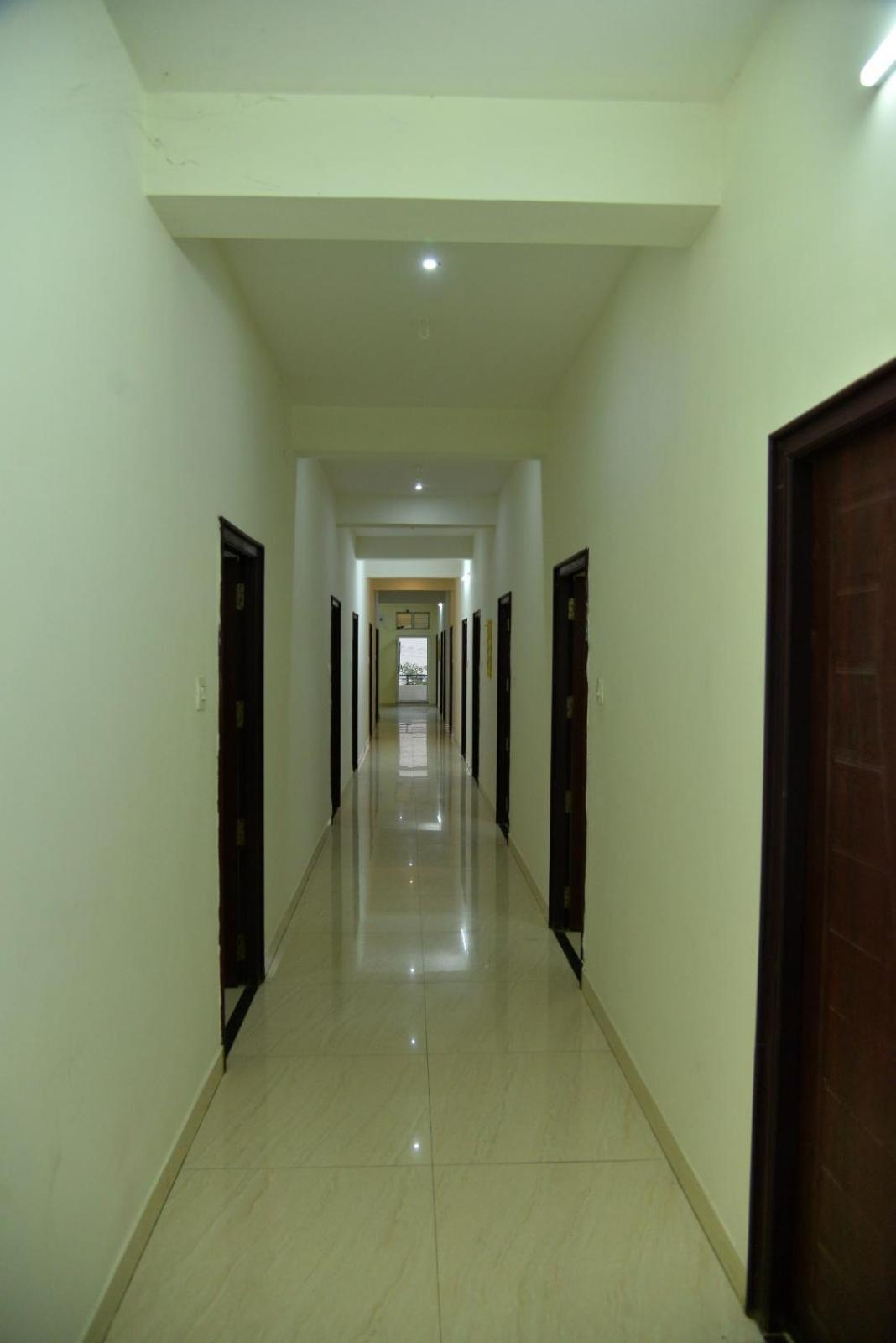 Arivu Lodge Ac Anaimalai Esterno foto